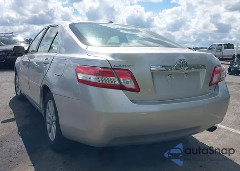 2011 Toyota Camry Xle z USA, uszkodzony, nr VIN 4T4BF3EK5BR184223